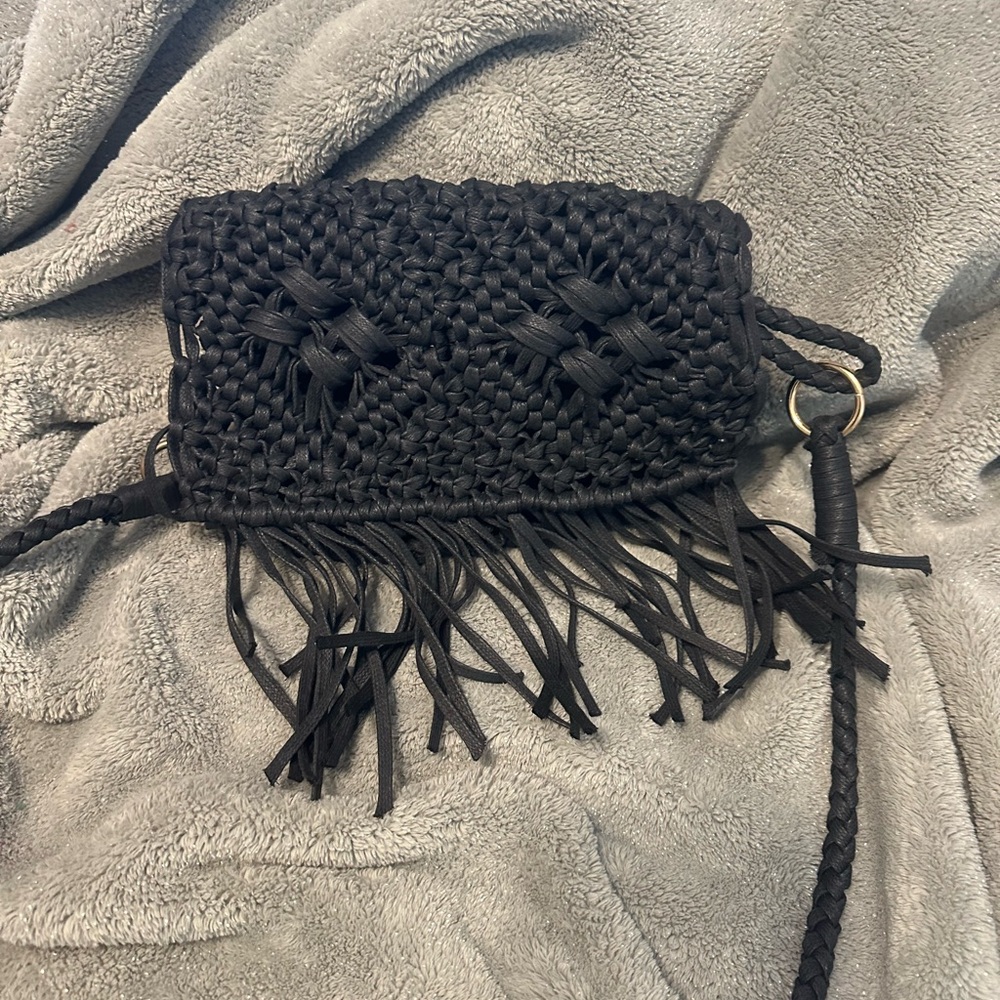 Black straw handbag, with fringe